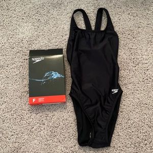 Speedo New Black Swimsuit: Size 28
